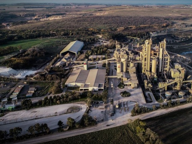 Cementos Avellaneda inform� un acuerdo con AOMA